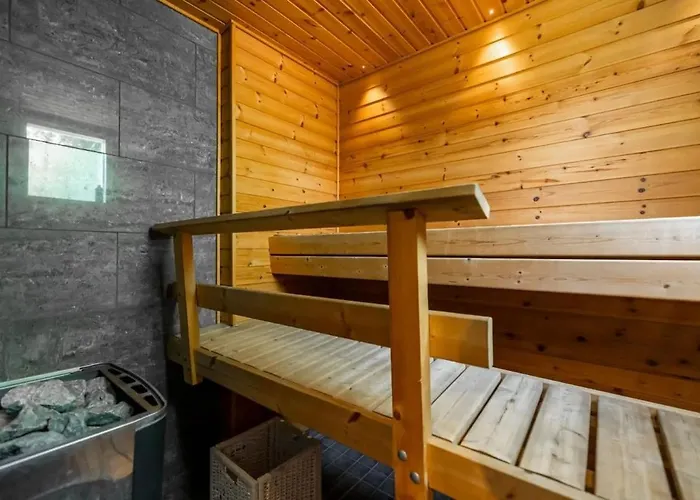 Borealis Forest House With Private Sauna בית נופש רובניימי